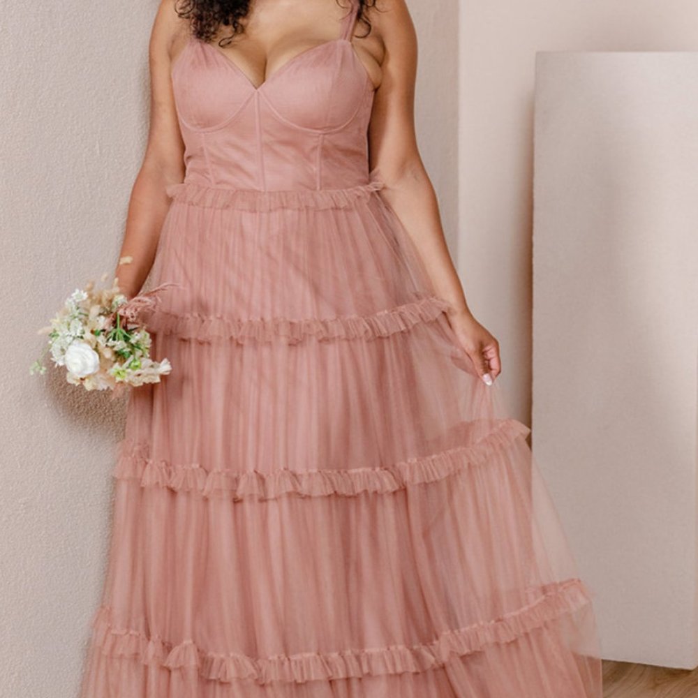 Revelry Bridesmaids Dress - Sloan Tulle Maxi Dress in Desert Rose, Size 12
